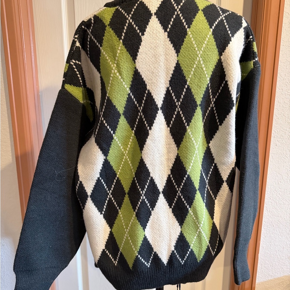 Classic Argyle Cardigan Sweater - Black and Green - Picture 5 of 7
